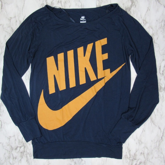 Nike Tops - Nike Sportswear Long Sleeve Top Size Large